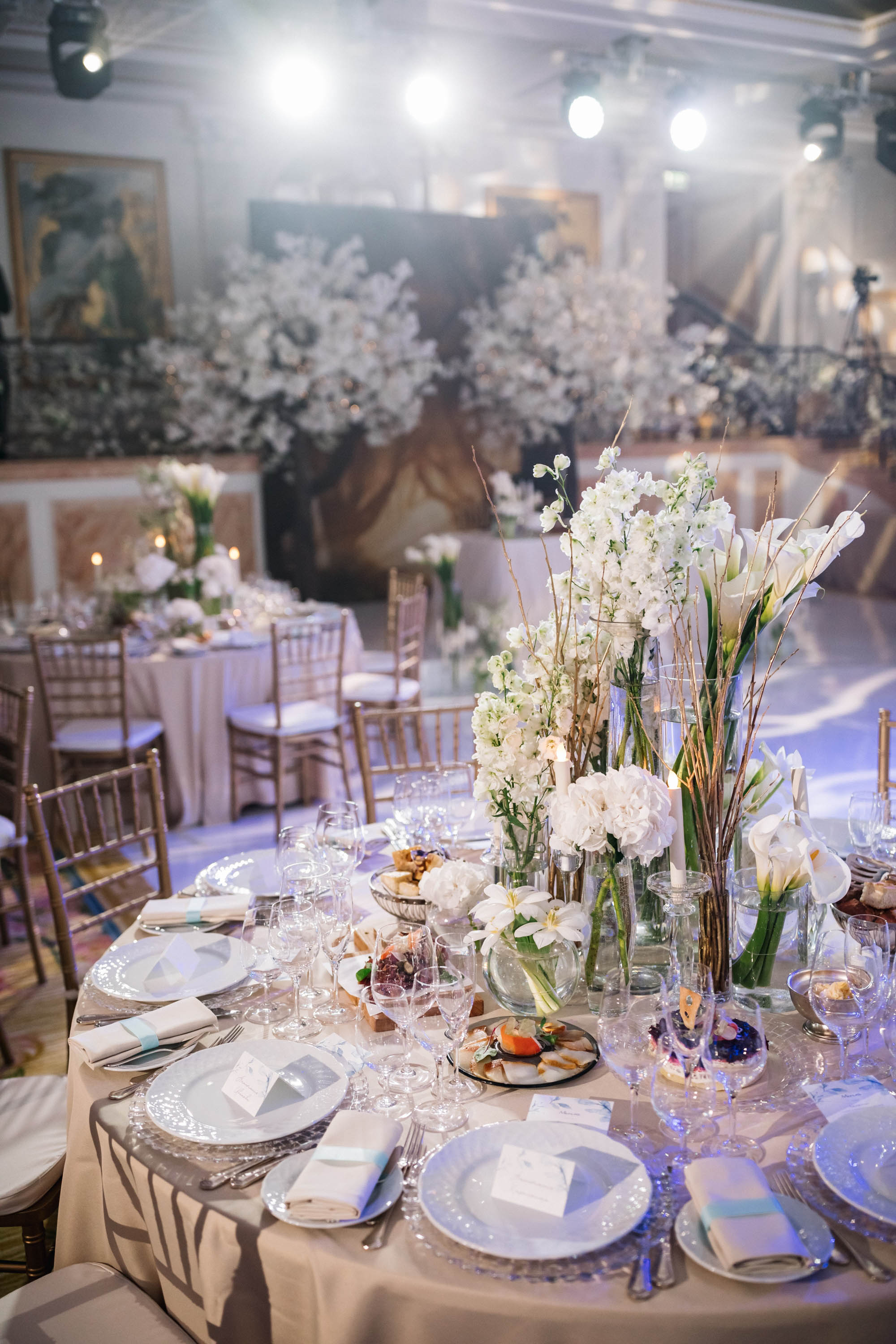 Свадьба в Four Seasons Hotel Lion Palace с агентством Royal Wedding