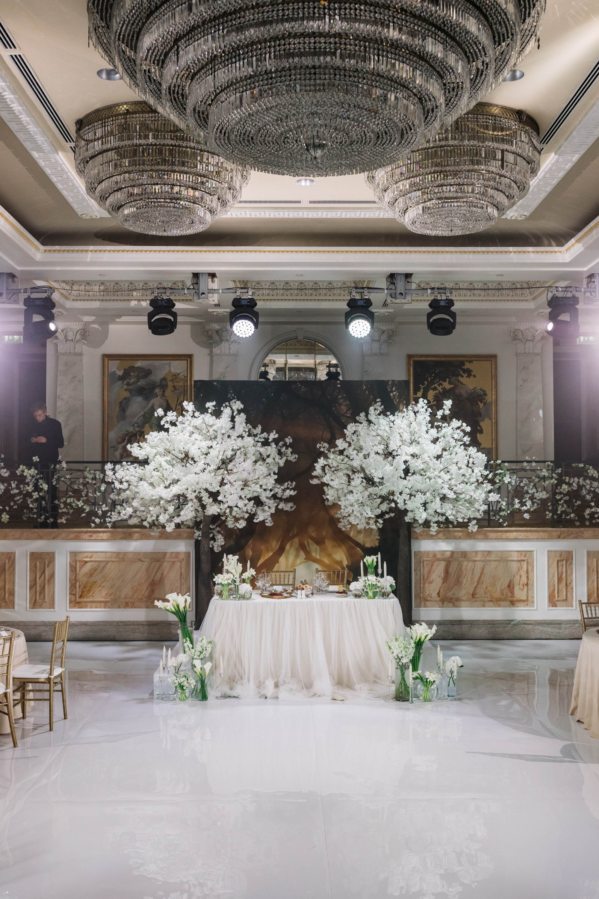 Свадьба в Four Seasons Hotel Lion Palace с агентством Royal Wedding