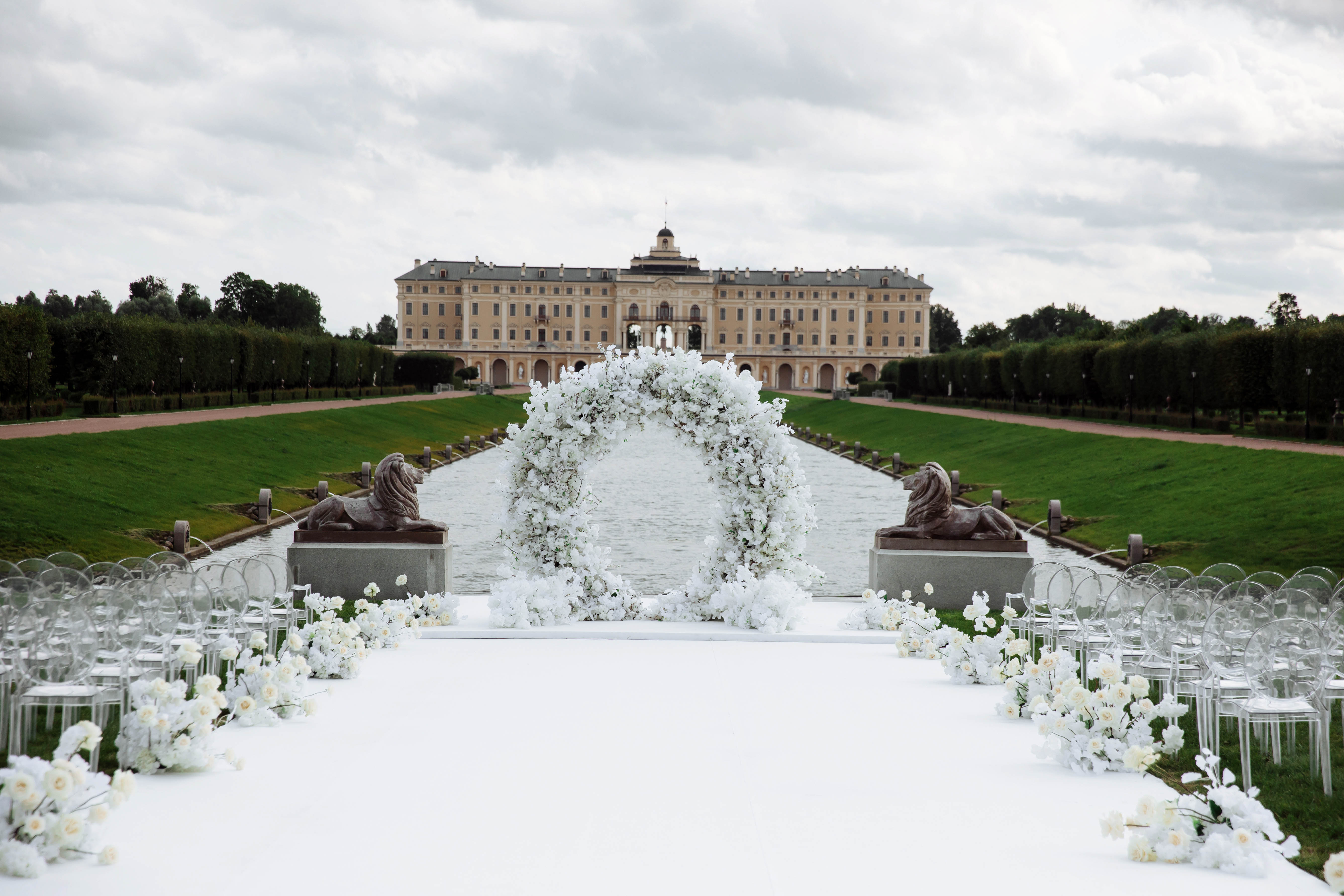 Свадьба в Константиновском дворце в Стрельне в СПб от Royal Wedding. Цена,  стоимость